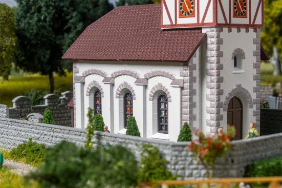 FALLER 130679 H0 Dorfkirche mit Kirchhof