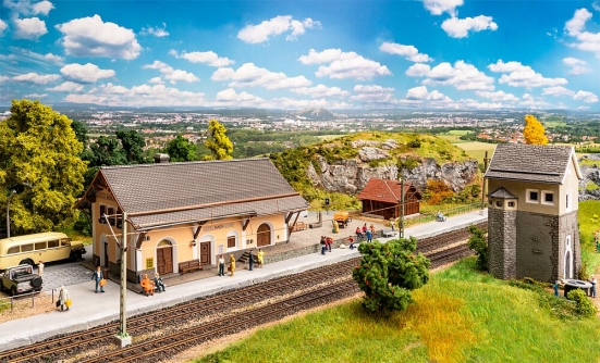 FALLER 190059 H0 Bahnhof-Set Susch