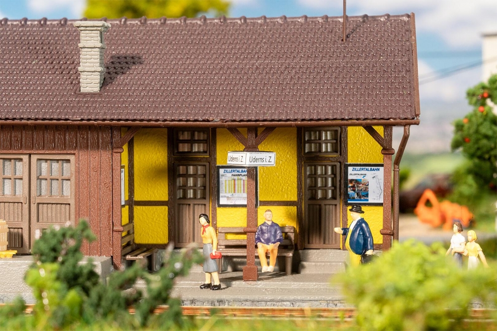 FALLER 110137 H0 Bahnhof Uderns