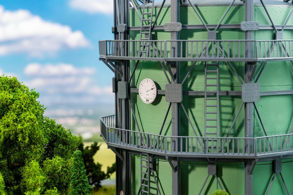 FALLER 130157 H0 Gasometer mit Rohrleitungen