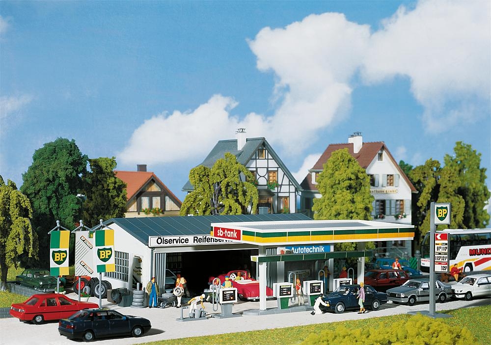 FALLER 130345 H0 Tankstelle mit Servicegebäude