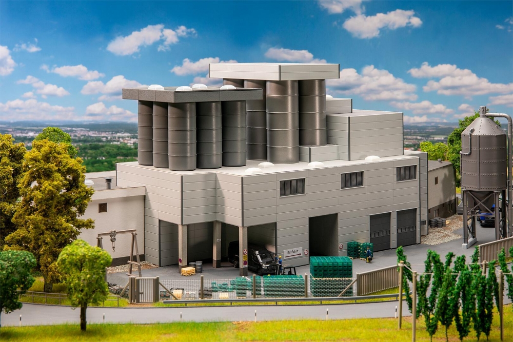 FALLER 130815 H0 Brauerei Veltins