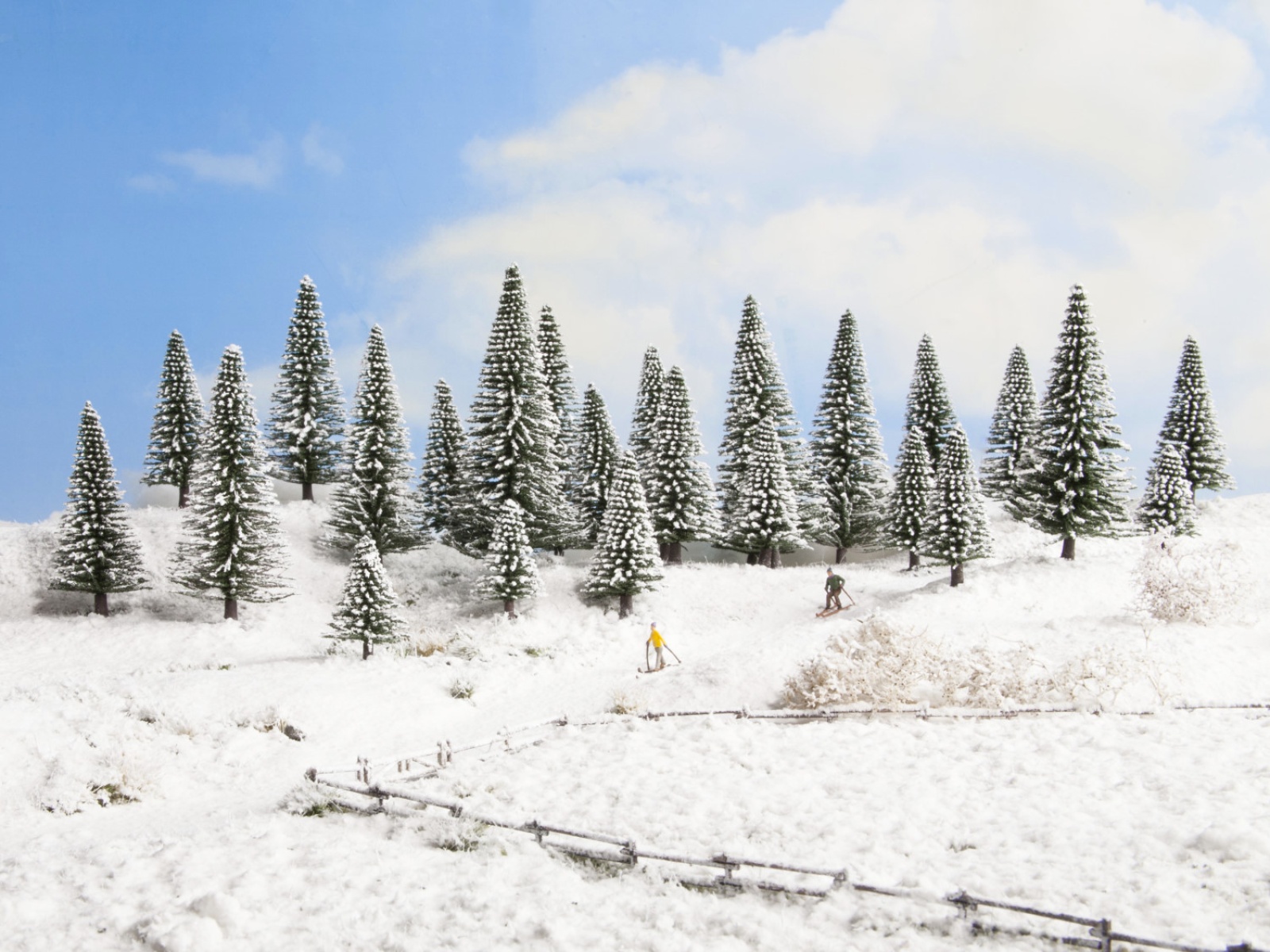 NOCH 32828 N/Z Schneetannen 25 Stück, 3,5-9 cm hoch 