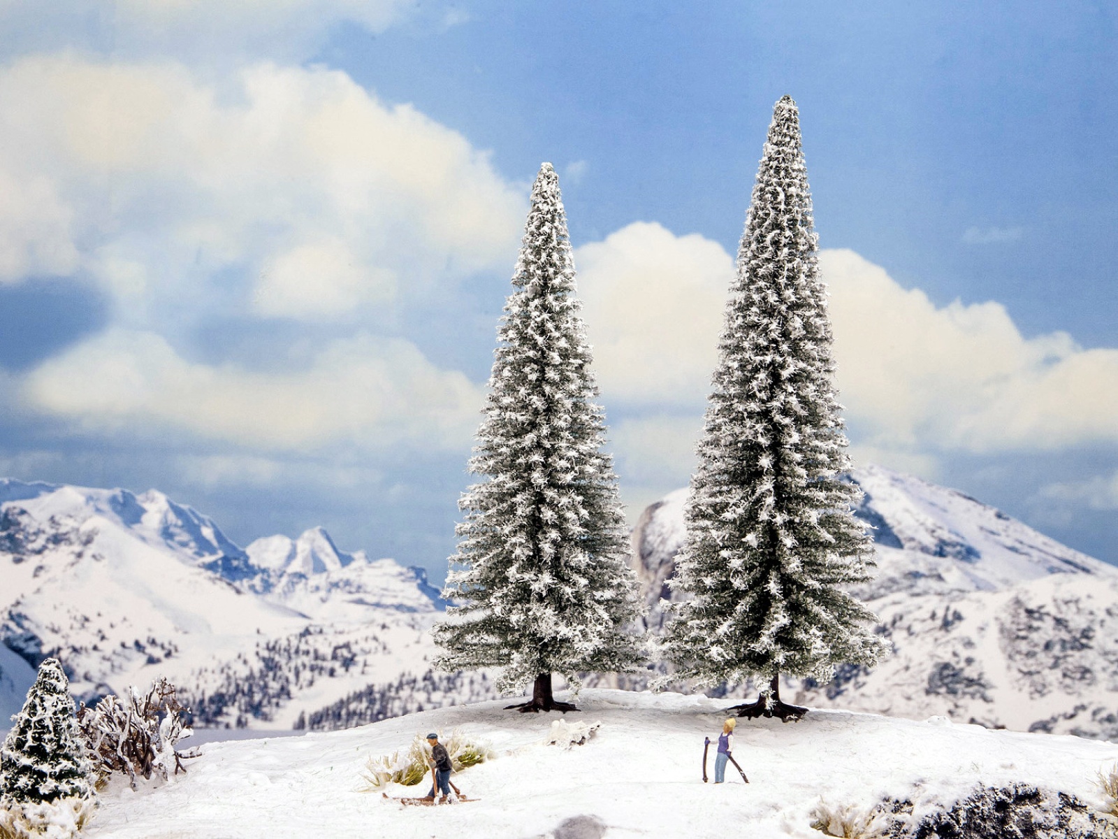 NOCH 21966 H0/TT Schneetannen 2 Stück, 18 und 20 cm hoch 