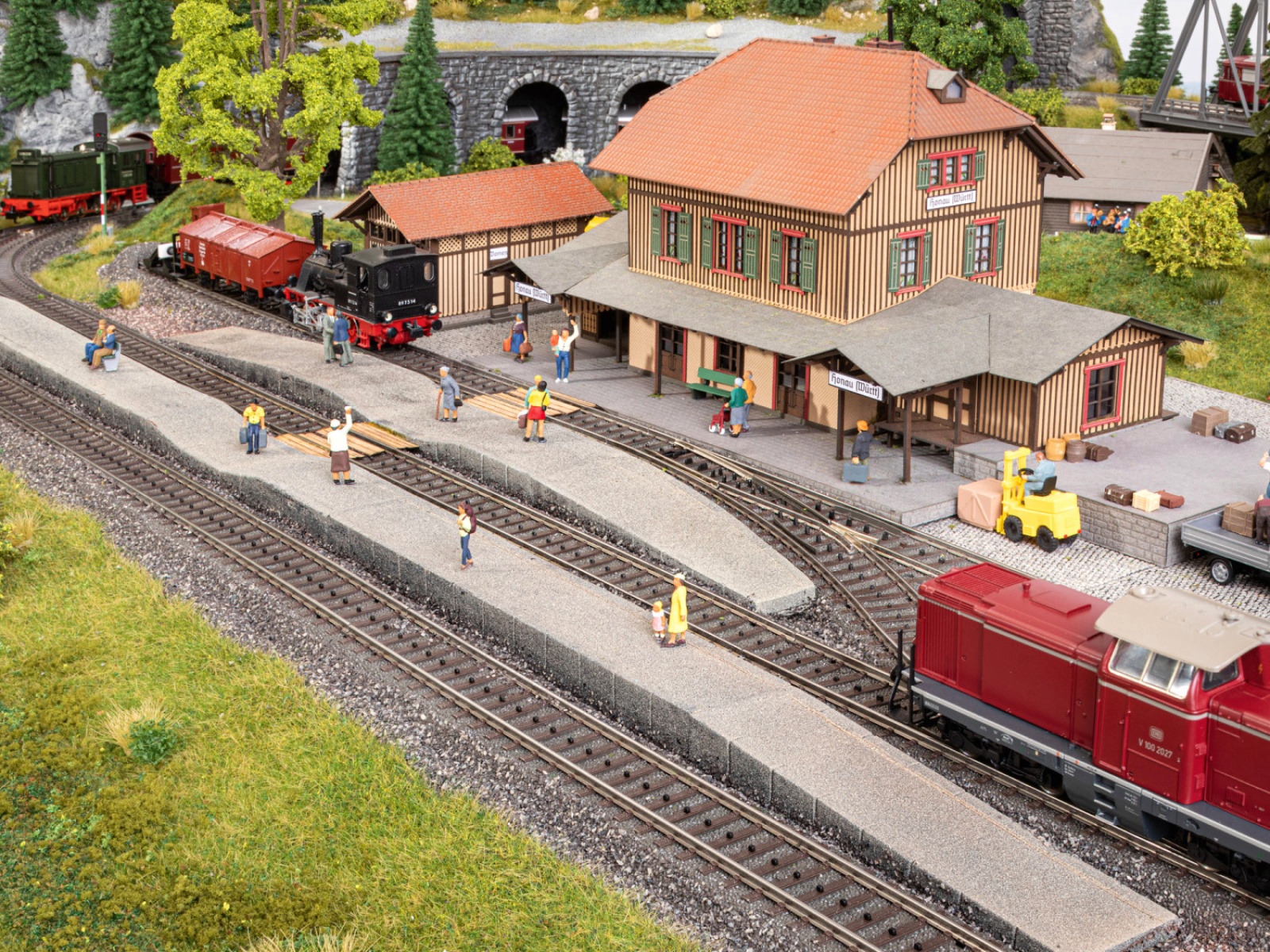 NOCH 66014 H0 Bahnsteig mit Gleisabgang, 18 cm lang 