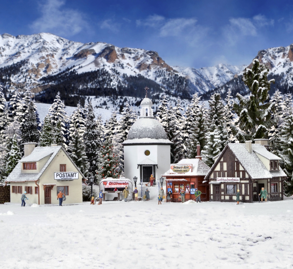 Vollmer 42413 H0 Weihnachtsdorf mit Beleuchtung