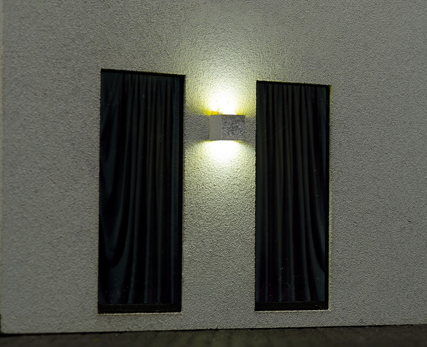 Viessmann 6026 H0 Wandleuchte modern, 2 LEDs warmweiß 