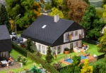 FALLER 130642 H0 Wohnhaus mit Plattendach 